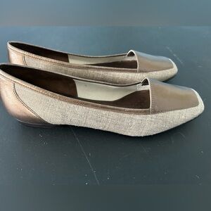 New Antonio melani shoes woman size 9 1/2 flats slip ons